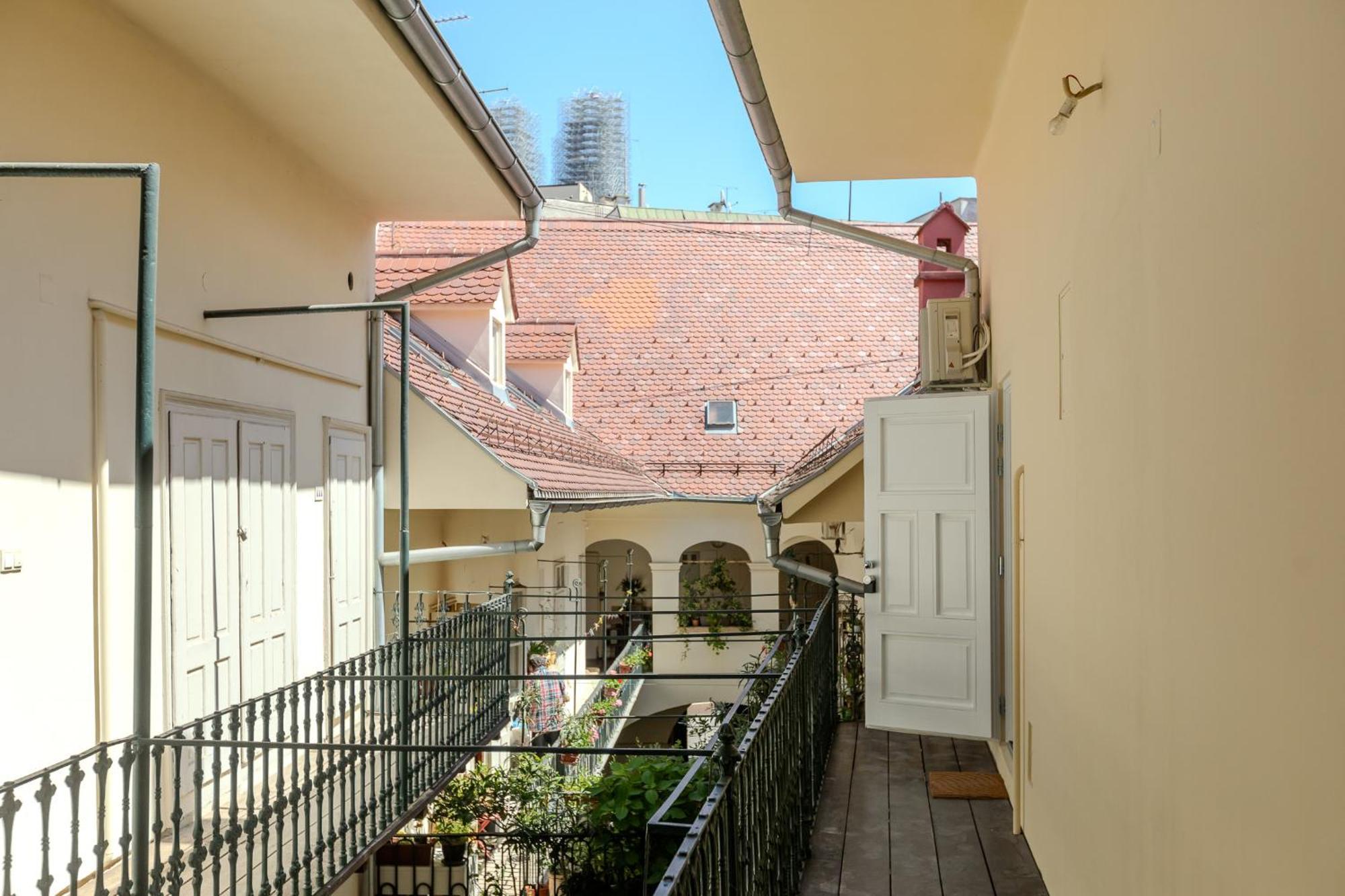 Apartment Nikola 4* Загреб Екстериор снимка